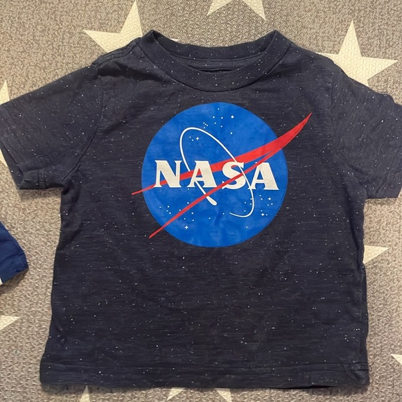 12-18, 18, and 18-24 month graphic tees. Old Navy, Baby Gap (Star Wars), NASA - Picture 8 of 10